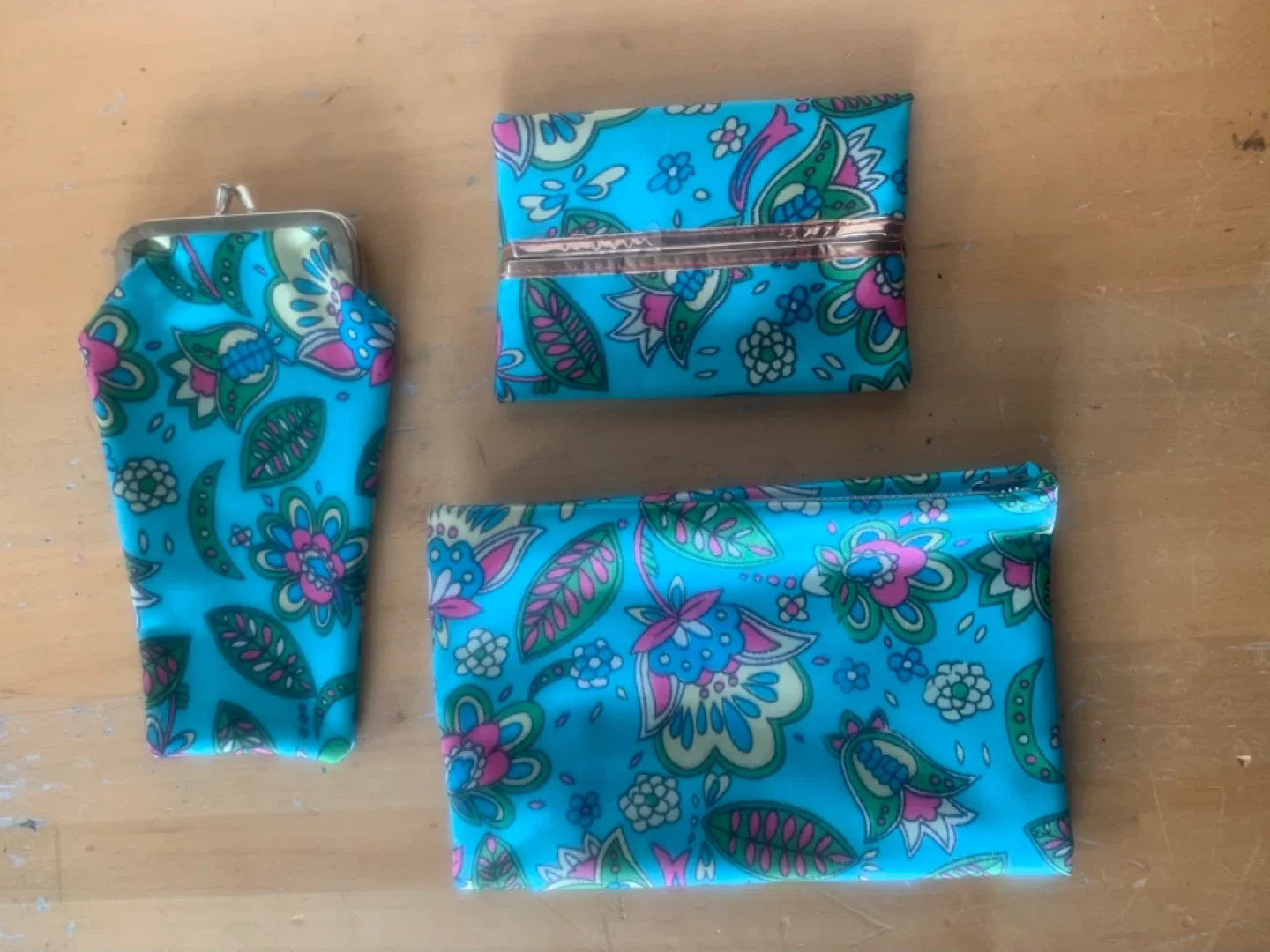 Vintage glasses case, facial tissue and cosmetic pouch Set