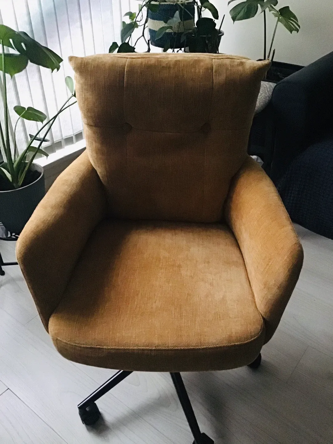 Upholstered Swivel Office Chair