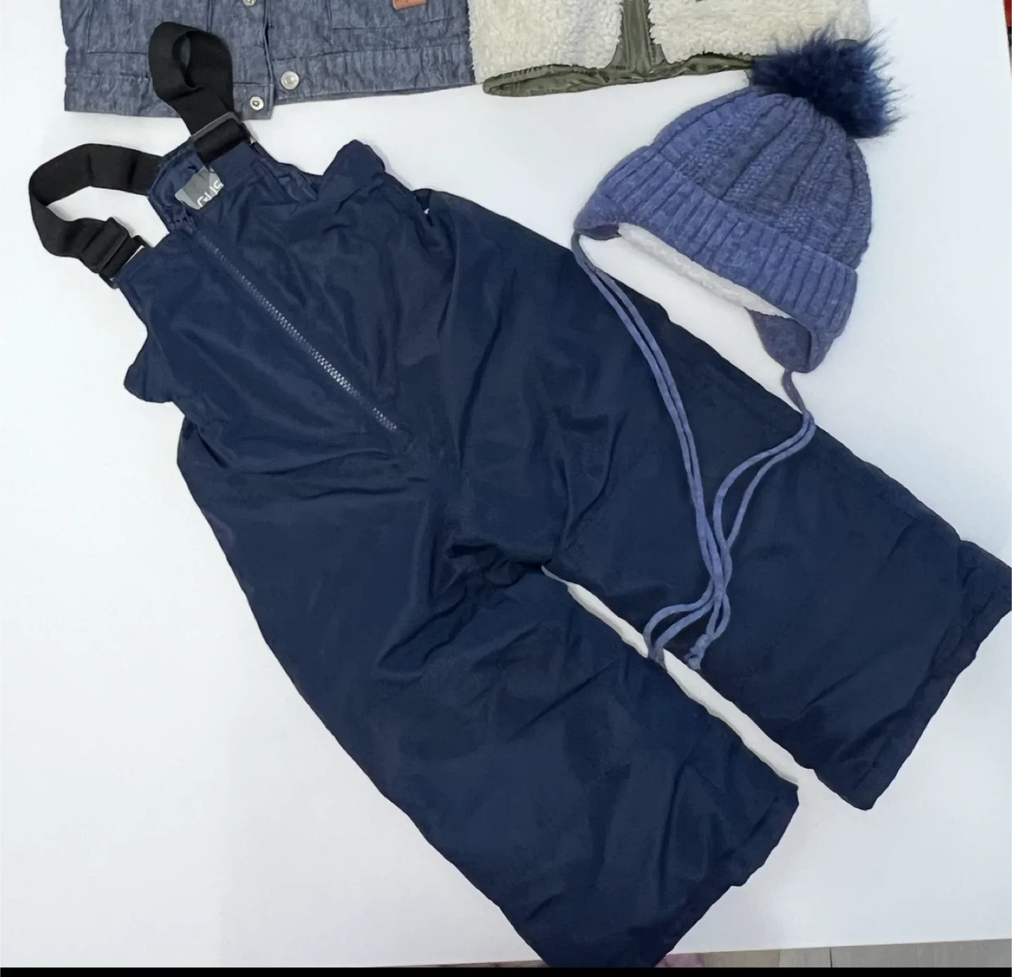 Snow pants set 2Y and snow pants 3Y image indicator(2)