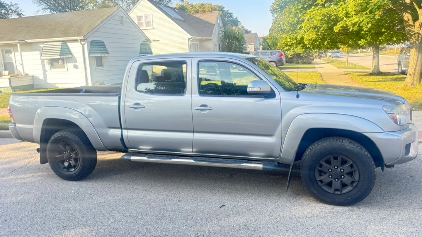 Toyota Tacoma Truck - Silver - photo 3