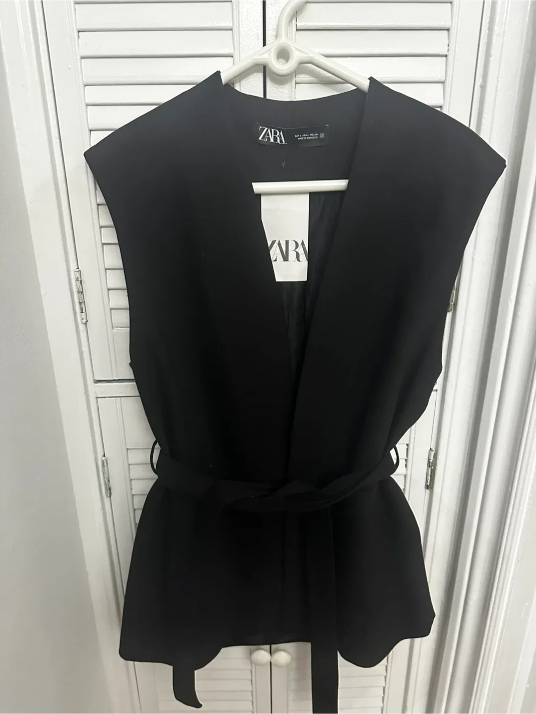 New Zara Black Sleeveless Belted Vest - Size L