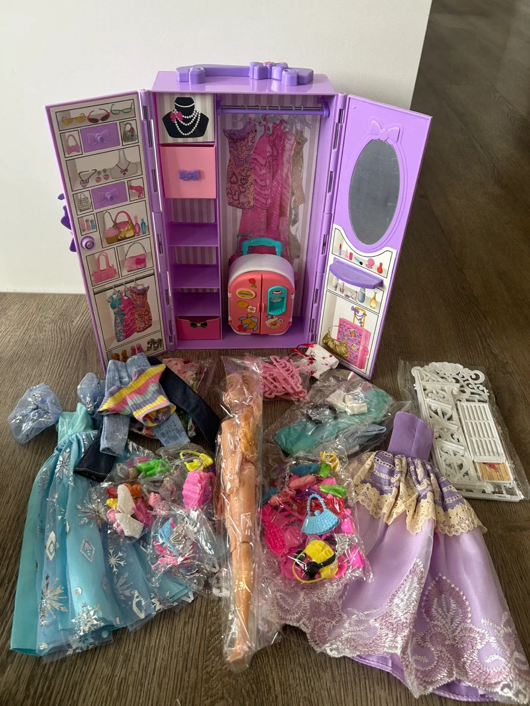 Doll Closet with clothes and Accessories