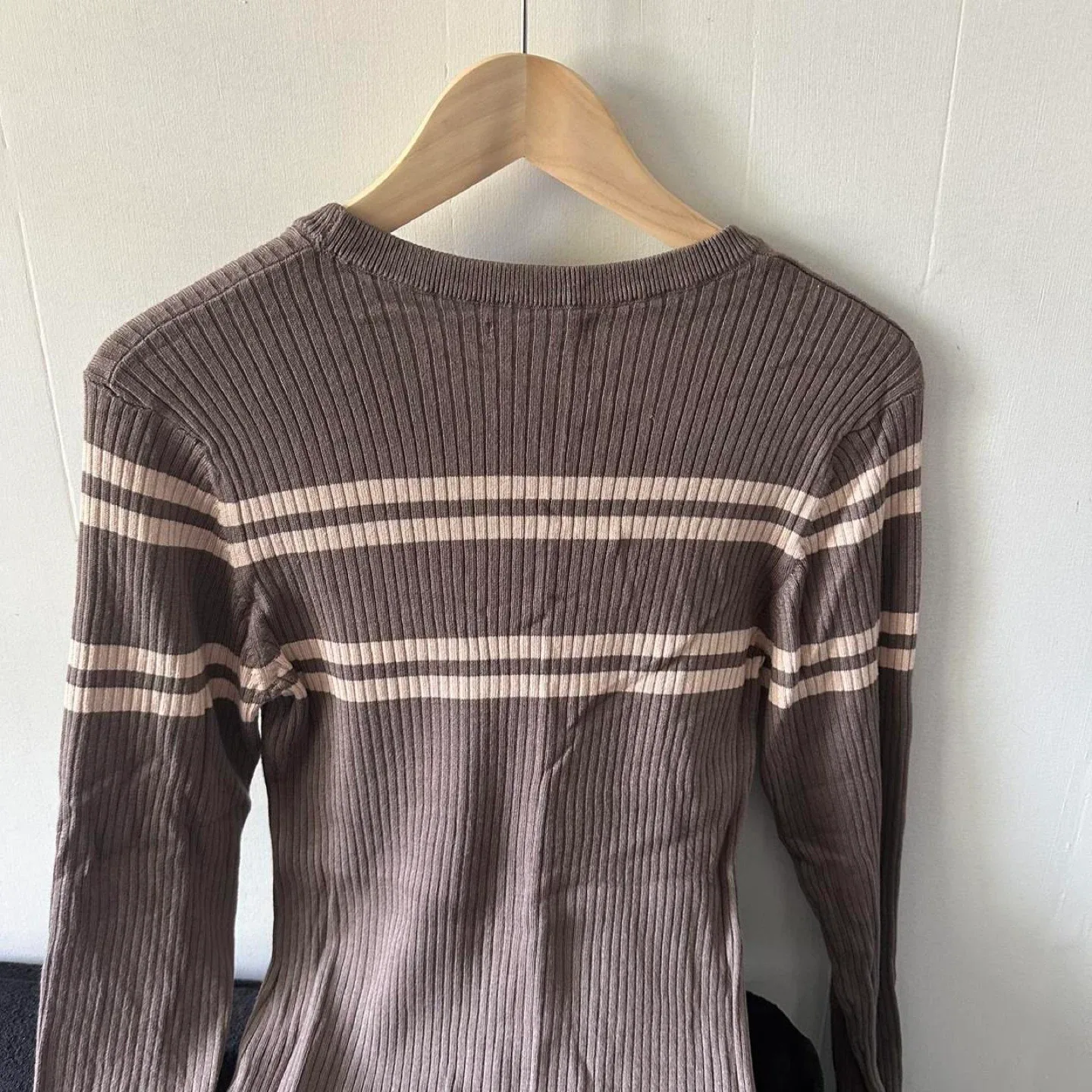 Guess Brown Striped Long Sleeve - Fits M image indicator(7)