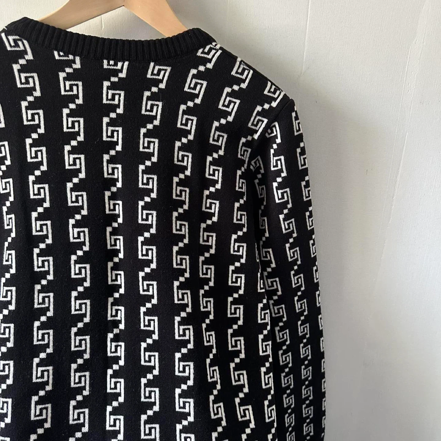 Oversized Black Patterned Sweater - photo 5
