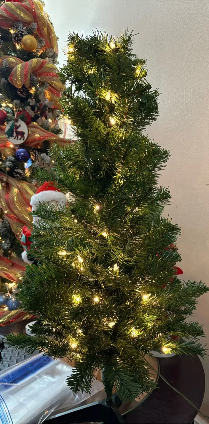 Trim-A-Tree Class 1 Artificial Christmas Tree