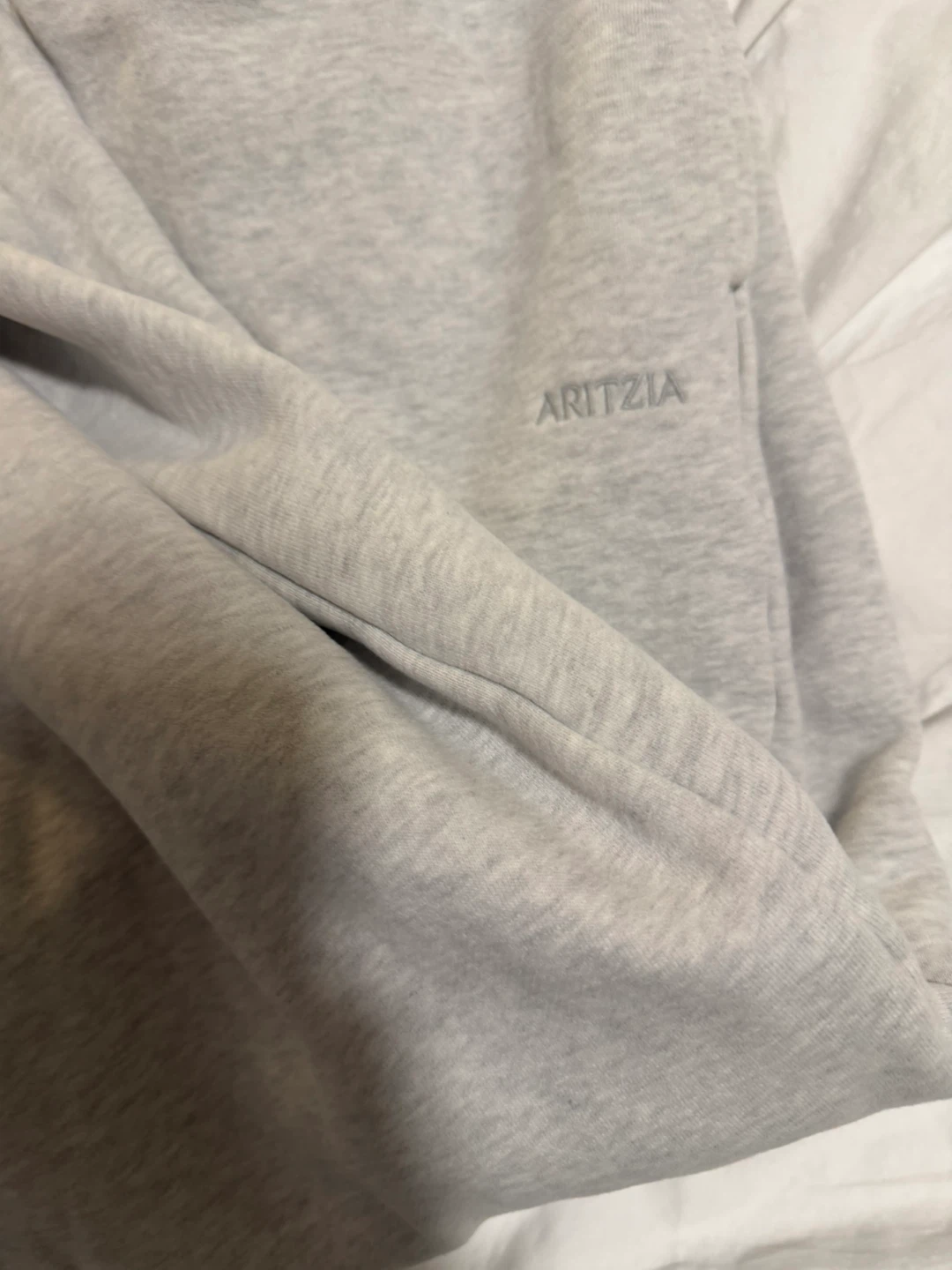 Aritzia Grey flutter Sweatpants - photo 2