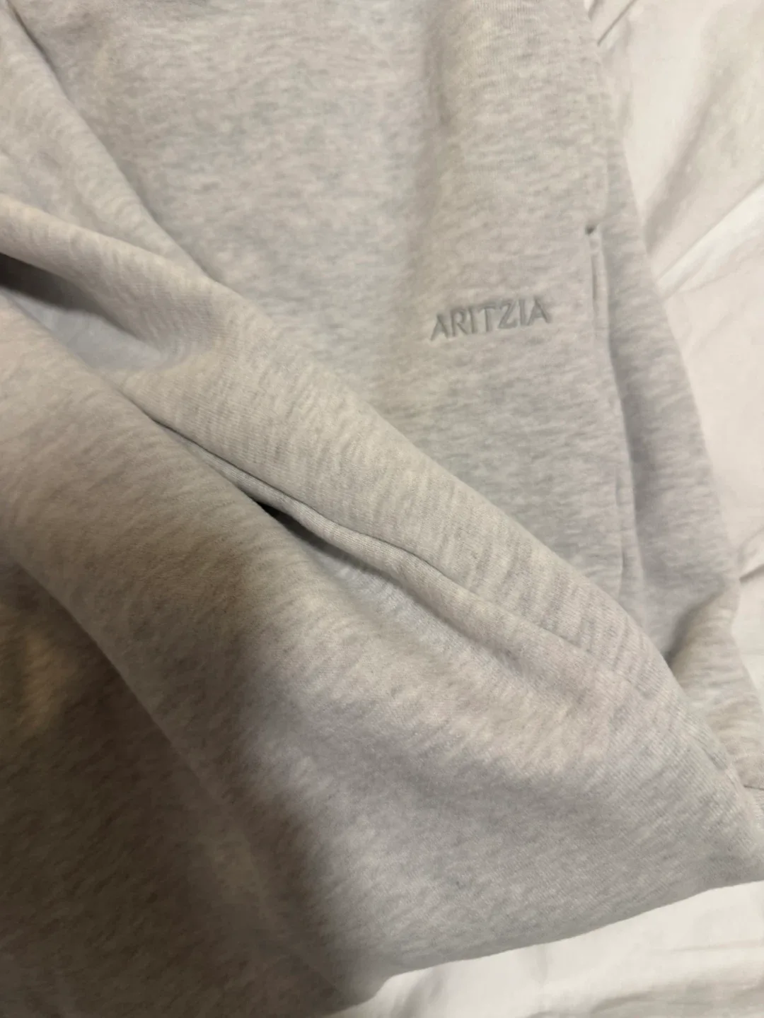 Aritzia Grey flutter Sweatpants image indicator(2)