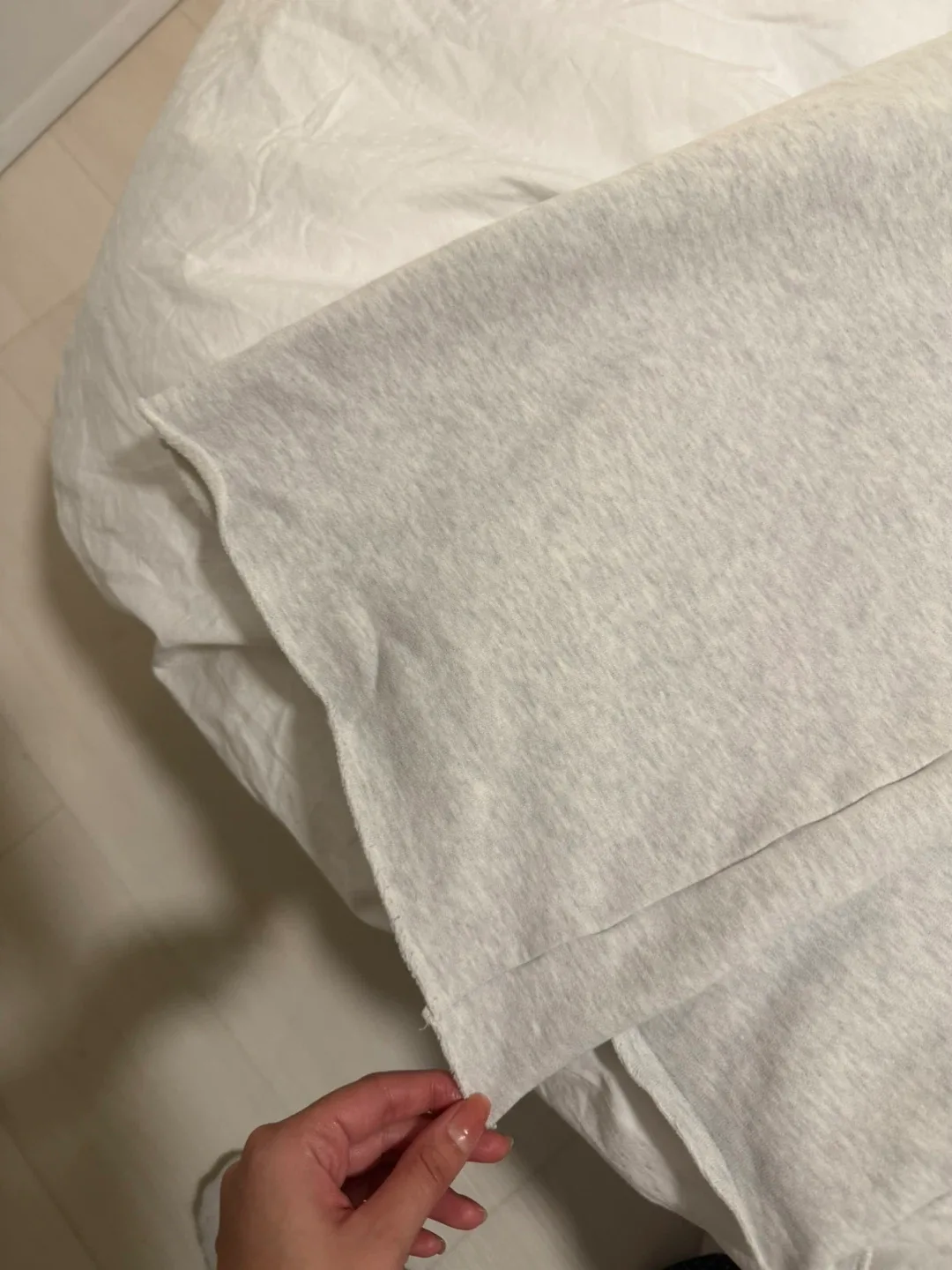 Aritzia Grey flutter Sweatpants image indicator(3)