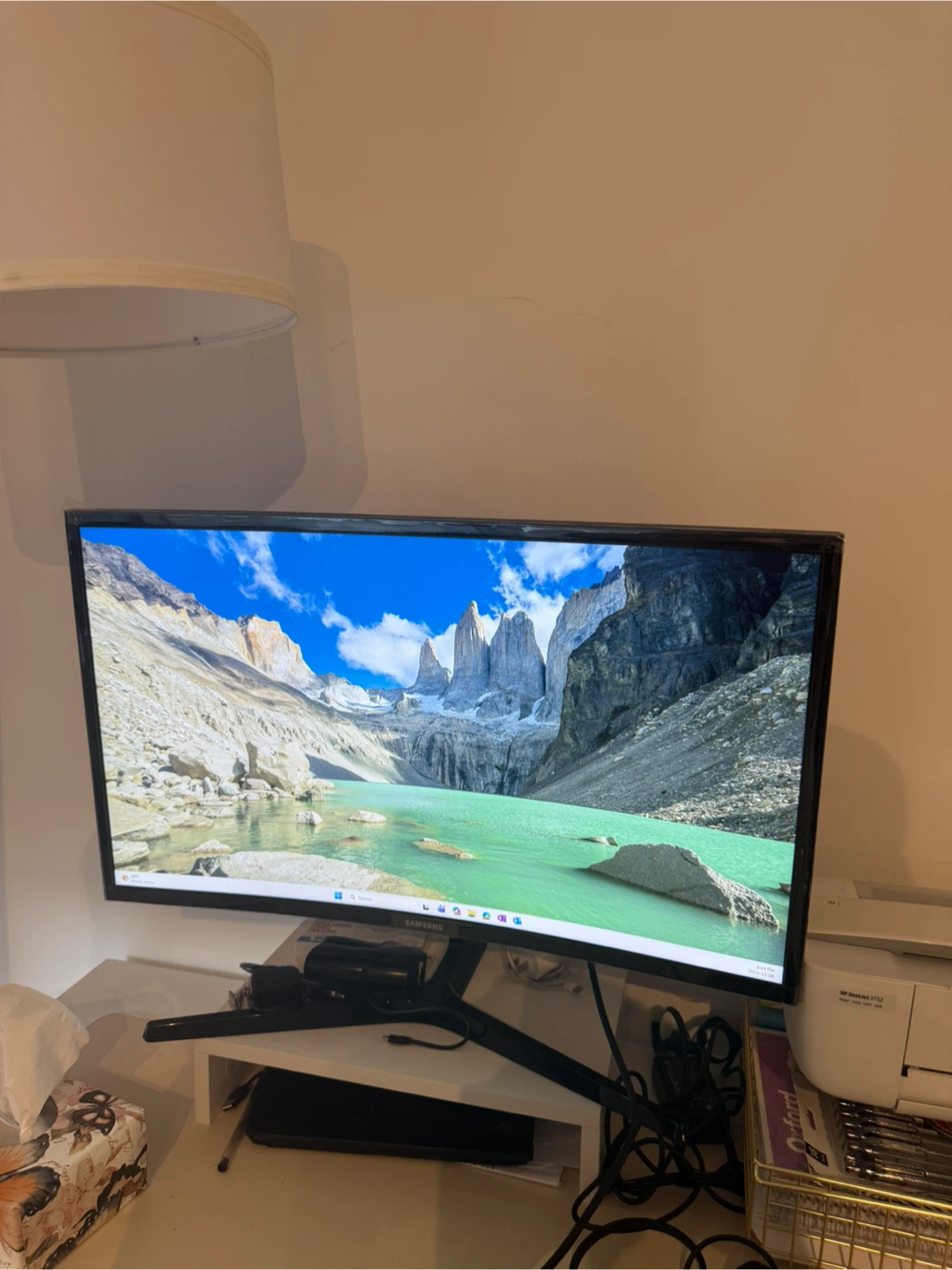 MOVING OUT!!! Samsung 27" Curved LED Monitor
