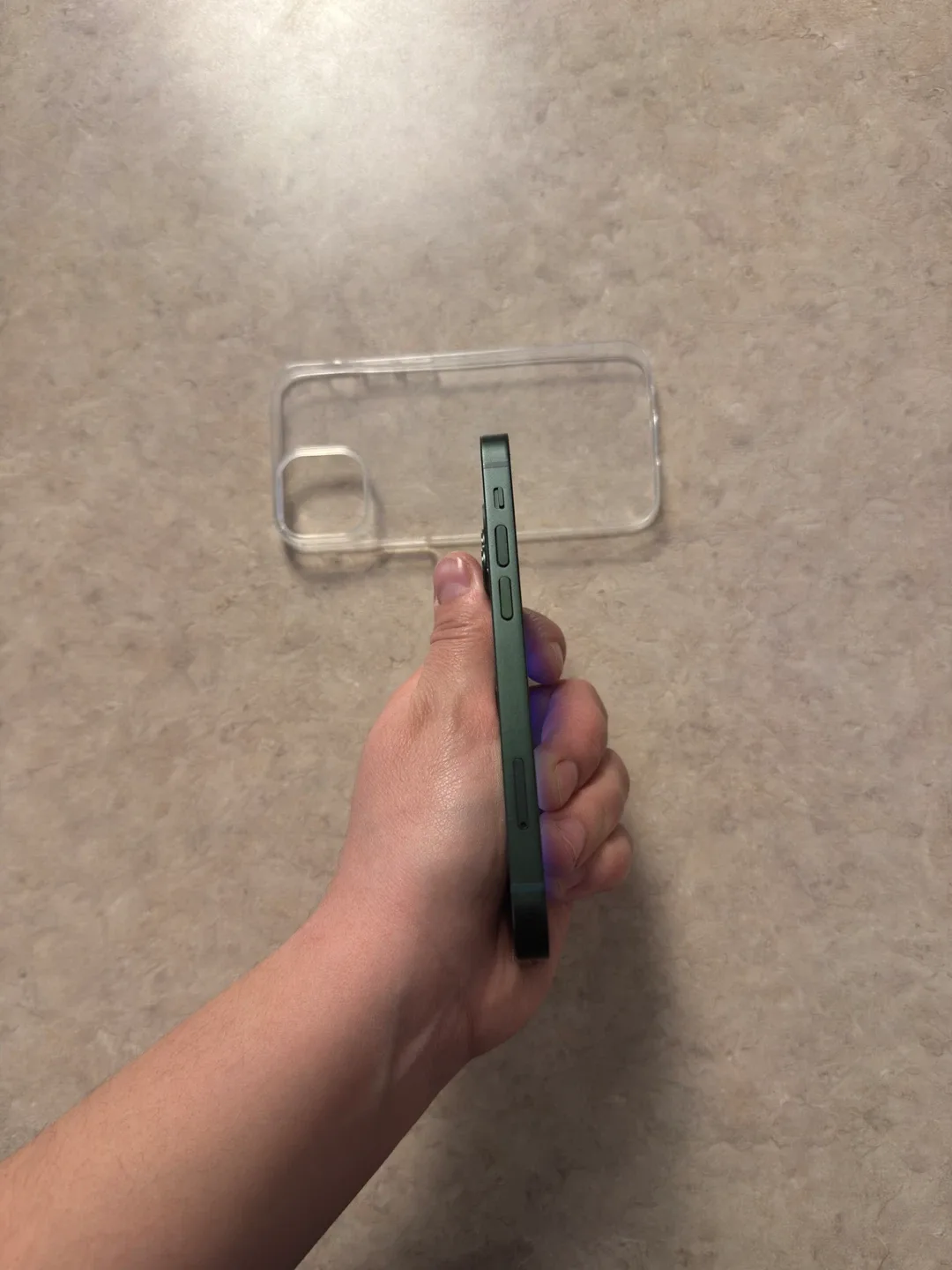 iPhone 13 mini Green 128GB + Case image indicator(3)