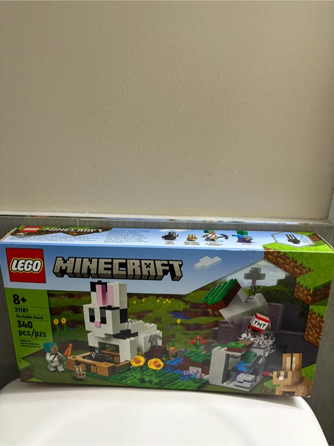 LEGO Minecraft The Rabbit Ranch 21181 340 pcs Brand New image indicator(3)