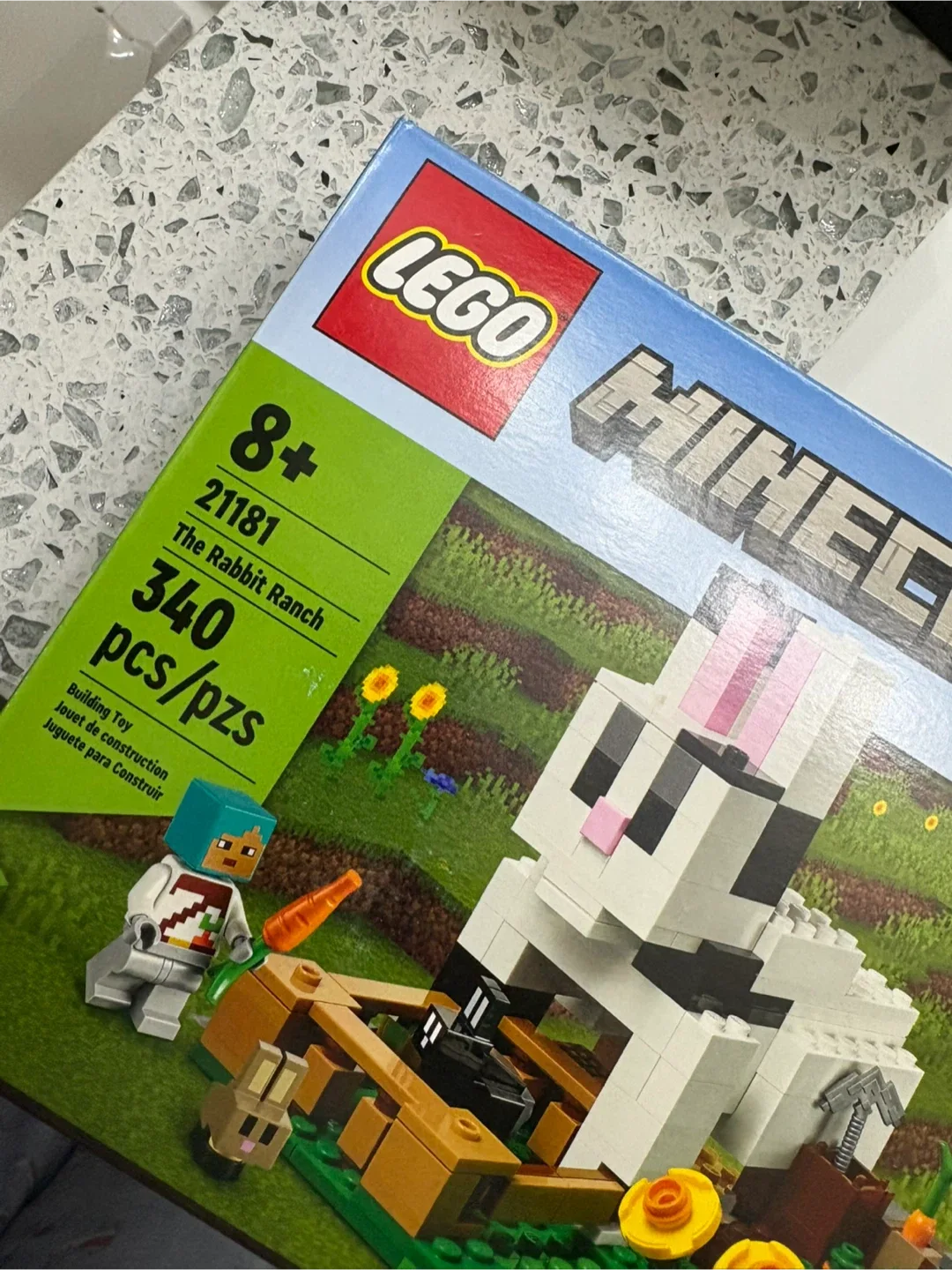 LEGO Minecraft The Rabbit Ranch 21181 340 pcs Brand New image indicator(2)