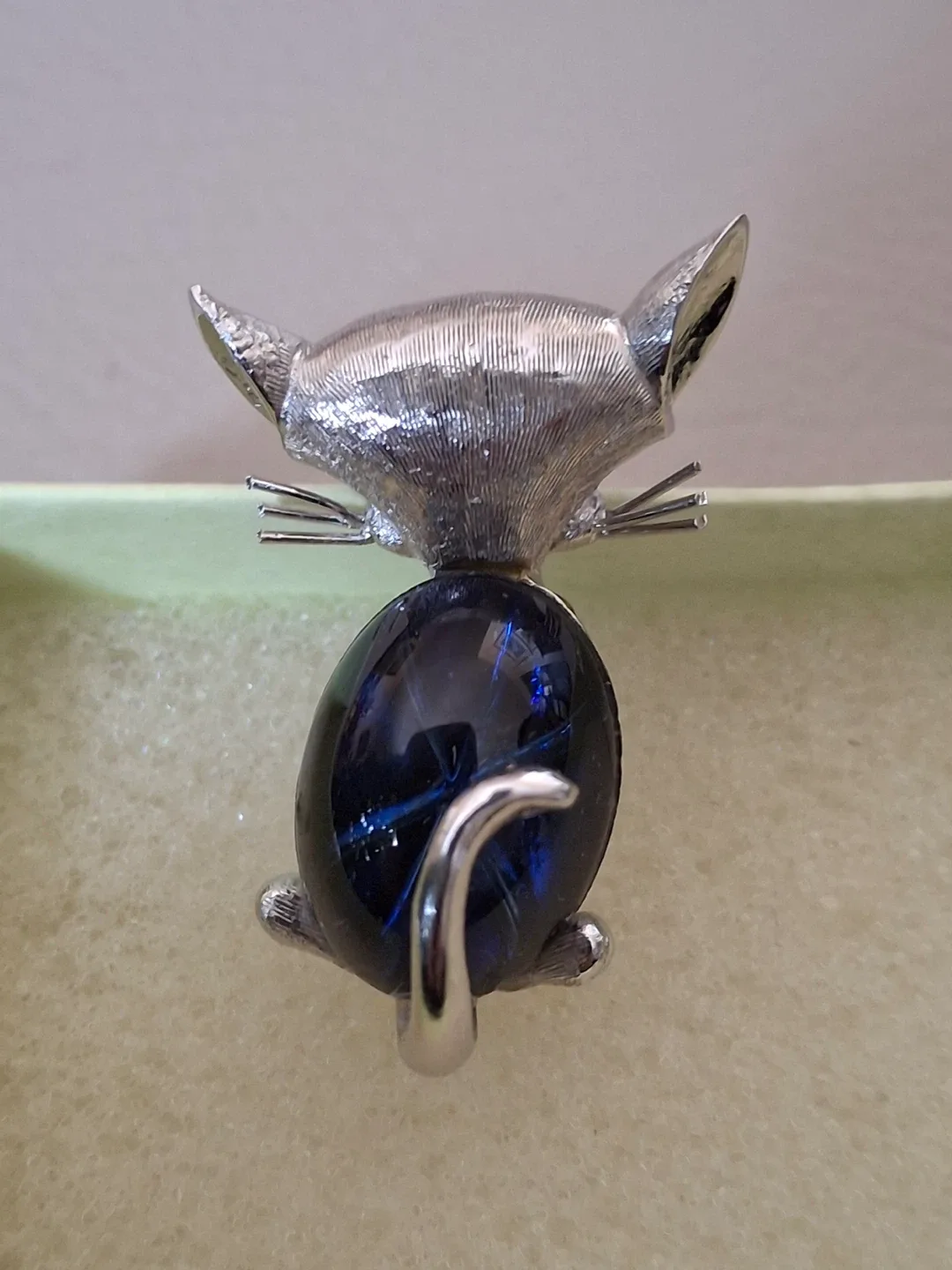 Vintage 1960’s cat brooch with blue stone
