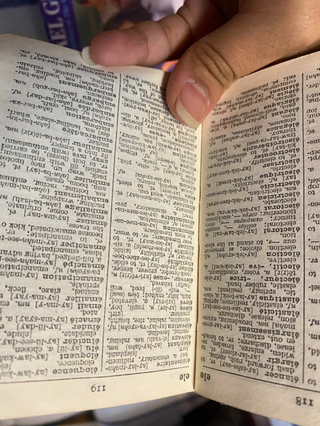 Mini Collins French-English Dictionary image indicator(2)