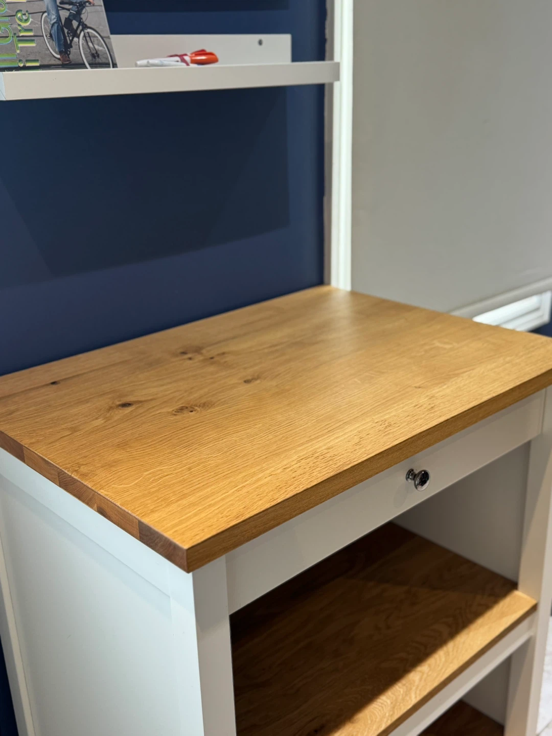 Kitchen Island / Storage Unit – Like New Condition - photo 3
