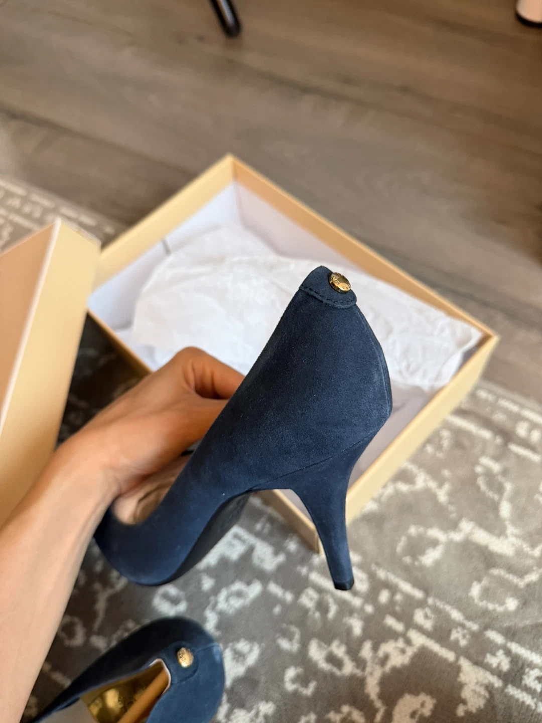 Michael Kors Navy Suede Heels - Size 9.5M - photo 2