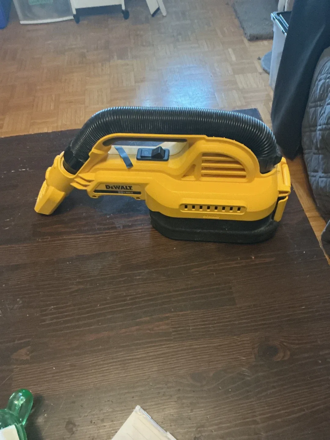 DeWalt DCV517 Cordless Handheld Vacuum