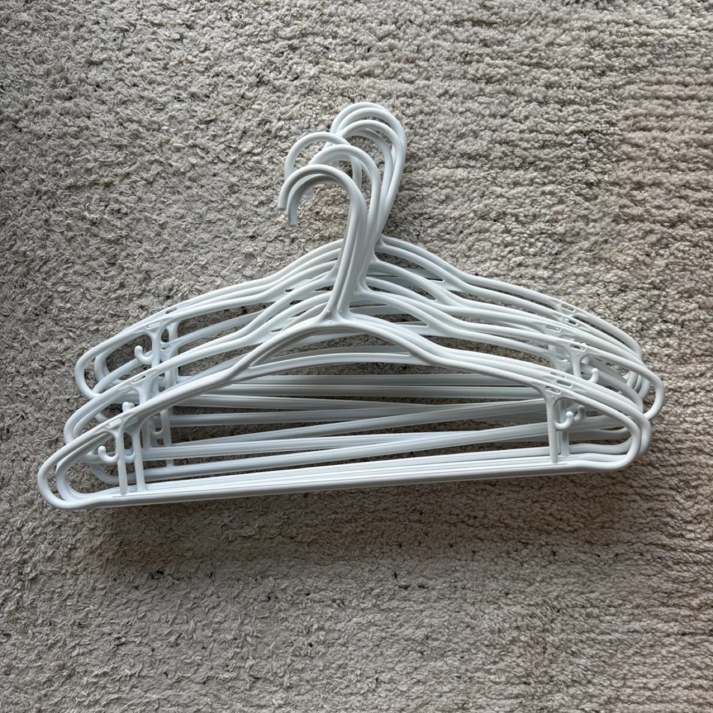 10 plastic hangers