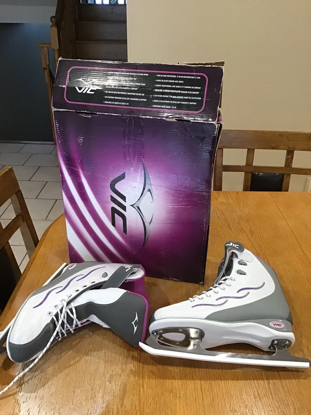 VIC Ice Skates - Women's Size 9