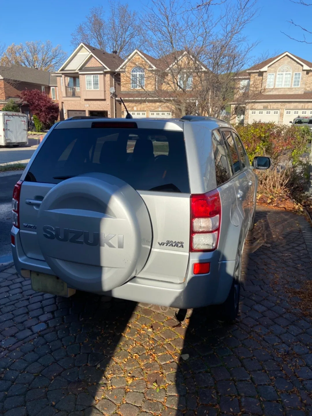 2011 Silver Suzuki Grand Vitara JLX SUV image indicator(6)