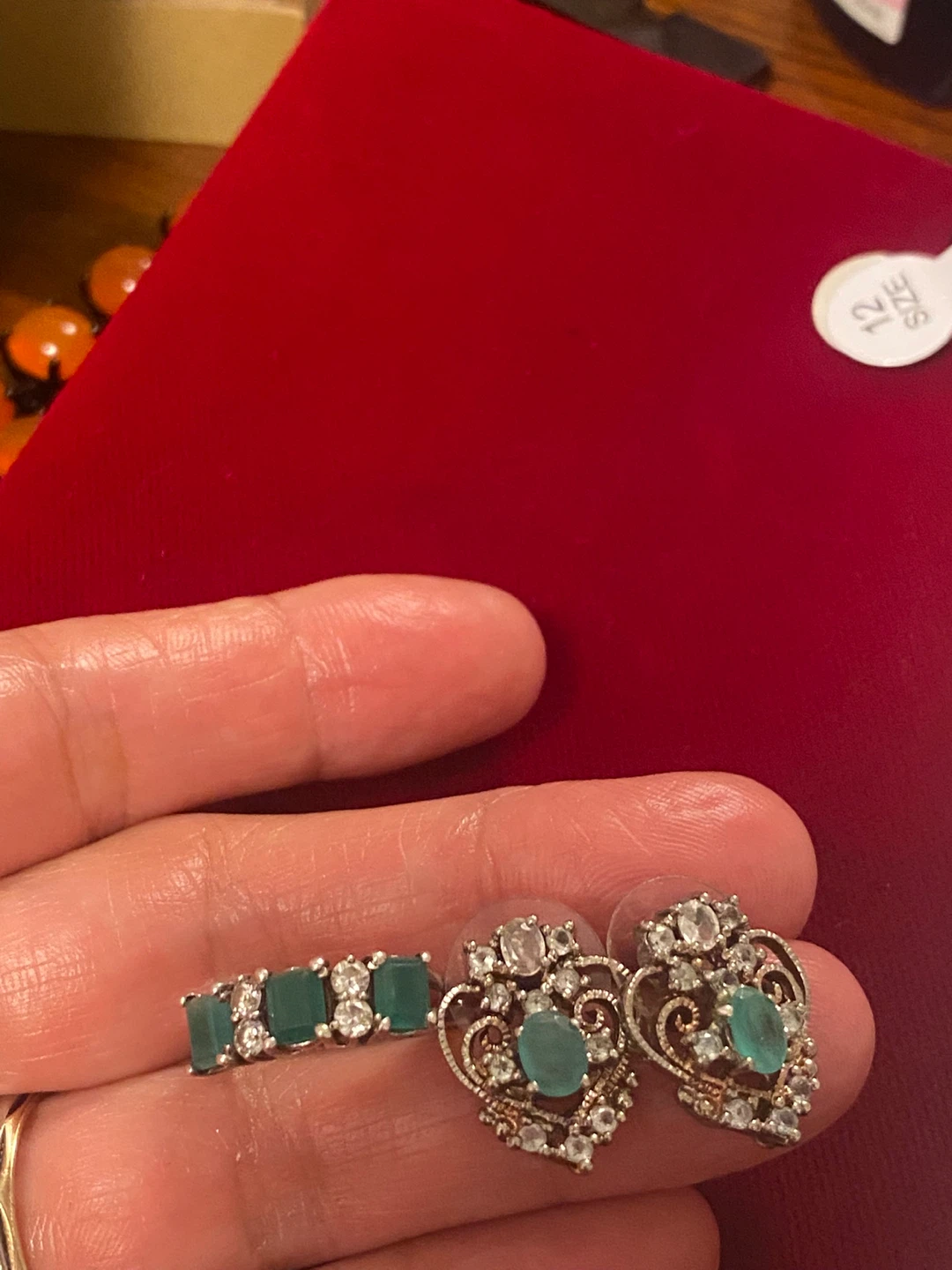 Emerald & Diamond Ring and Earrings Set, Size 7 - photo 2