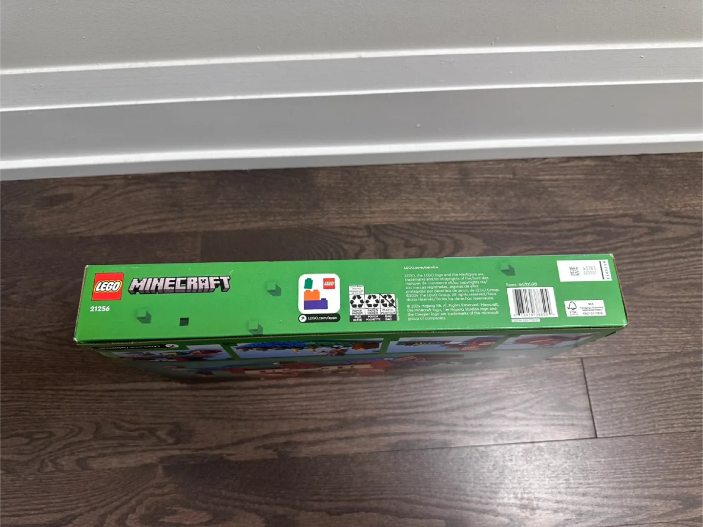 Brand New LEGO Minecraft The Frog House 21256 image indicator(4)