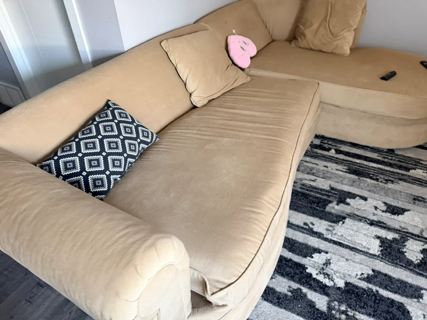 Beige Sectional Sofa with Cushions image indicator(2)