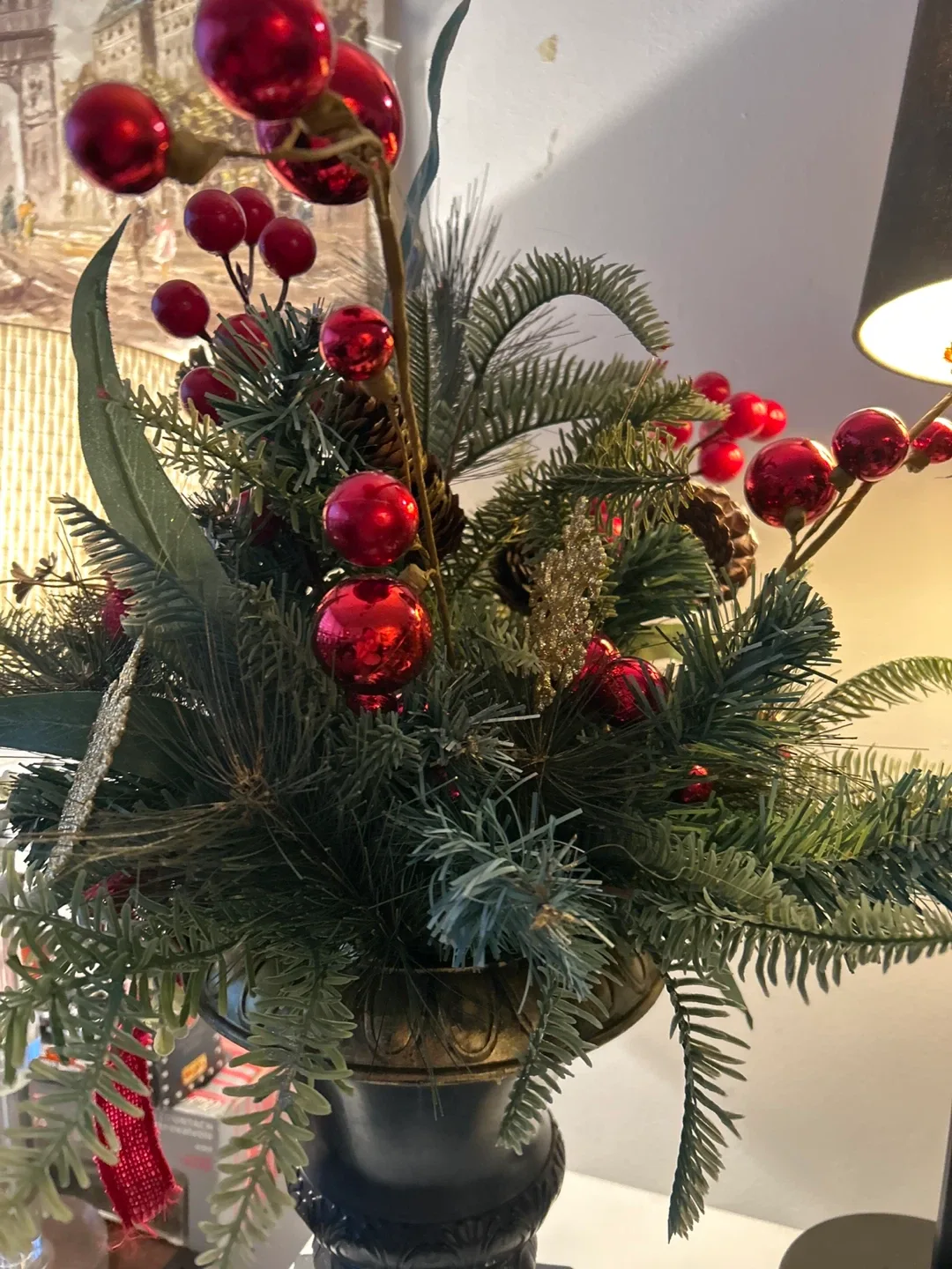 – Stunning Holiday Arrangement in Black Decorative Vase image indicator(2)