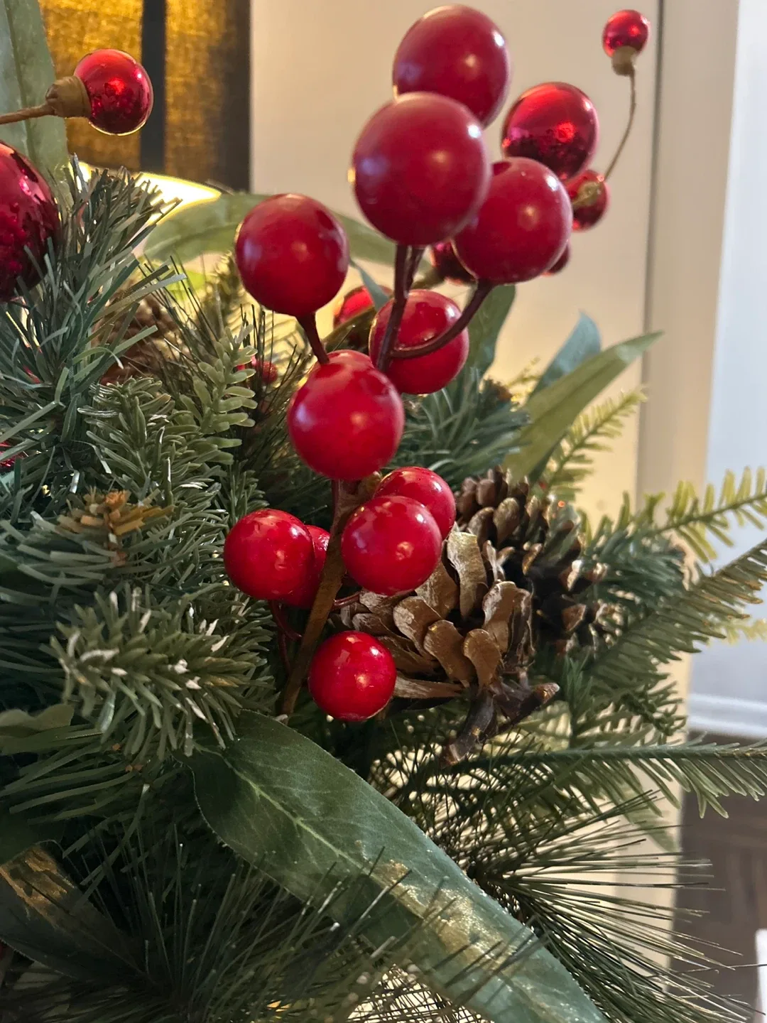 – Stunning Holiday Arrangement in Black Decorative Vase image indicator(3)