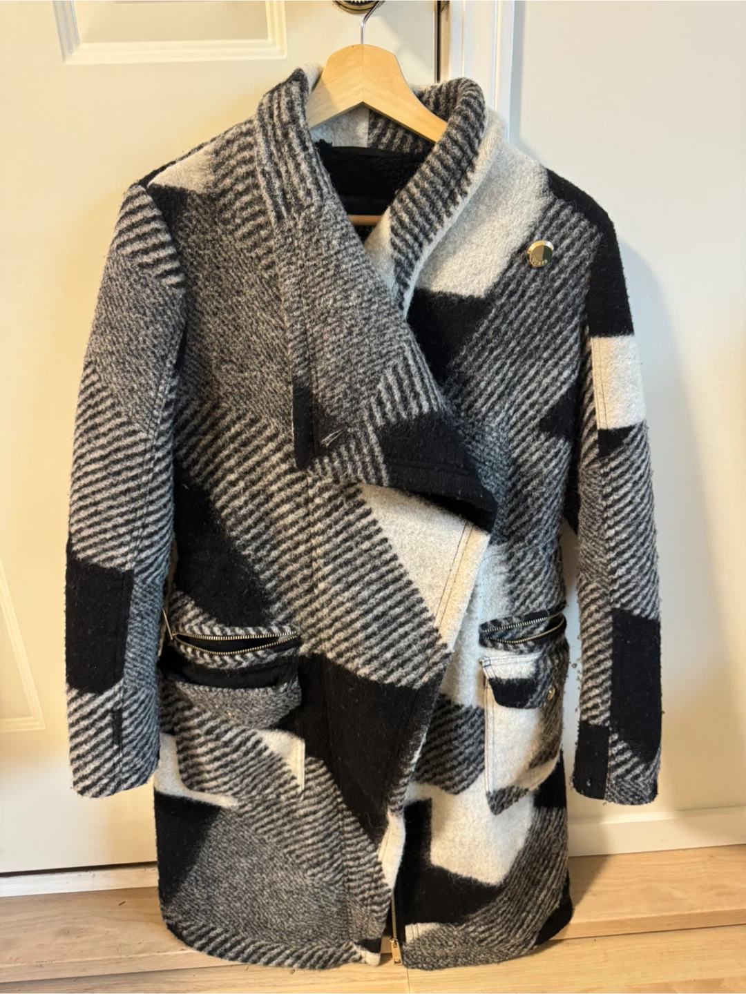 GUESS Oversized Plaid Wool-Blend Coat – Black/White - photo 2