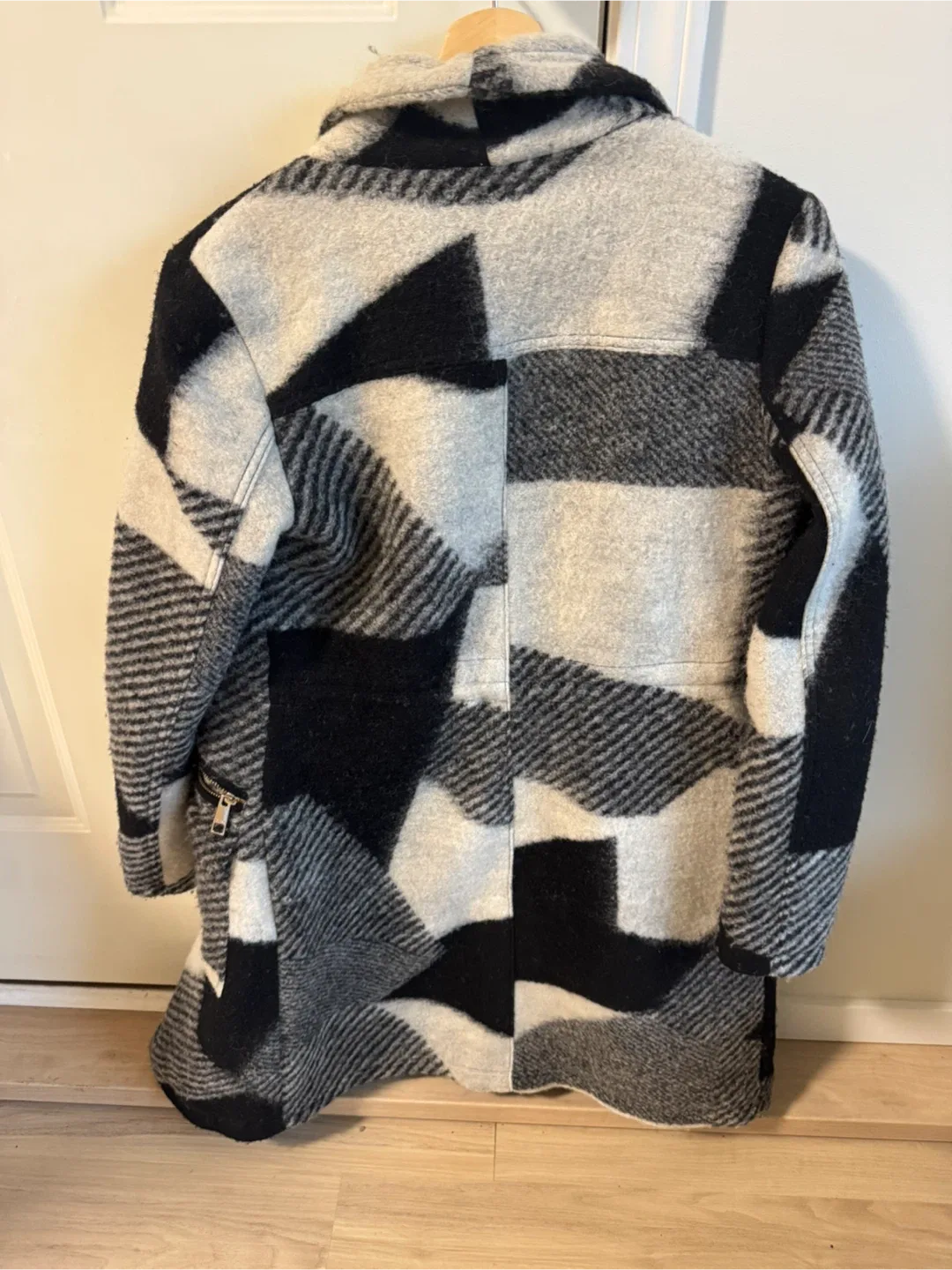 GUESS Oversized Plaid Wool-Blend Coat – Black/White