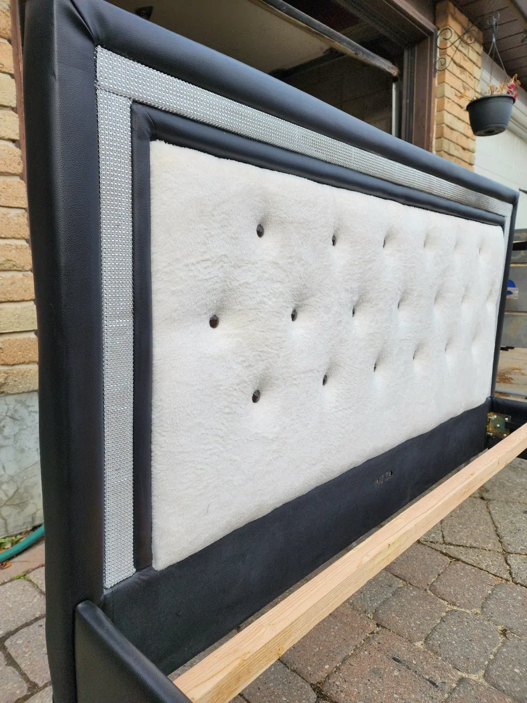 Black upholstered bed frame image indicator(5)