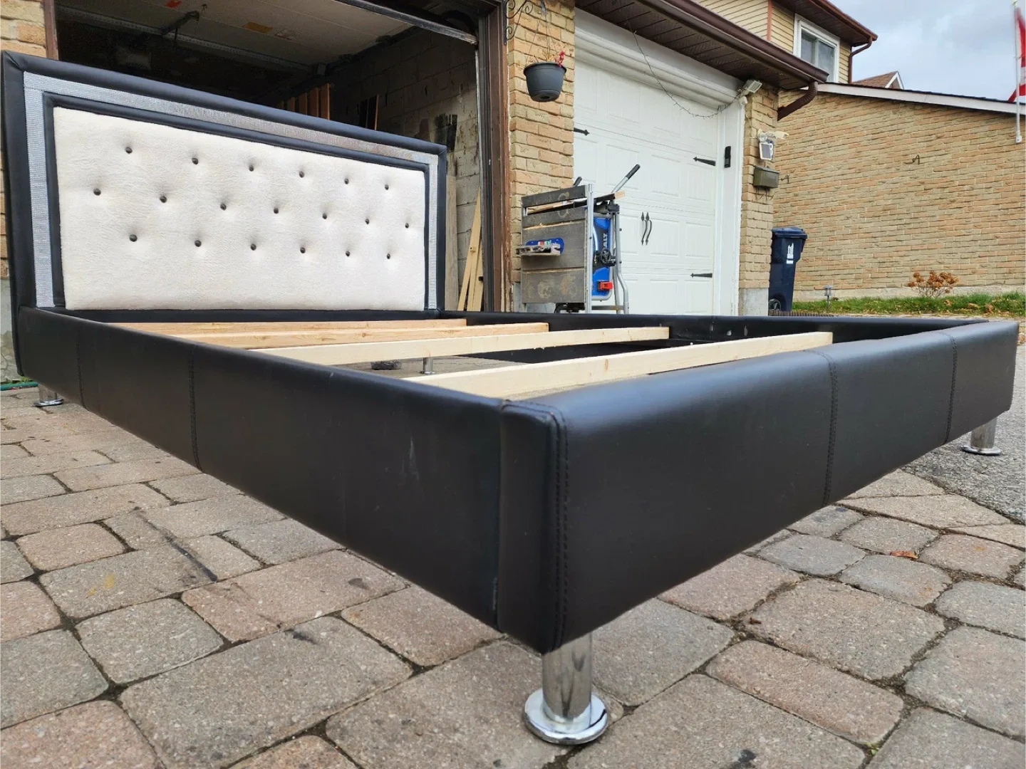 Black upholstered bed frame image indicator(6)