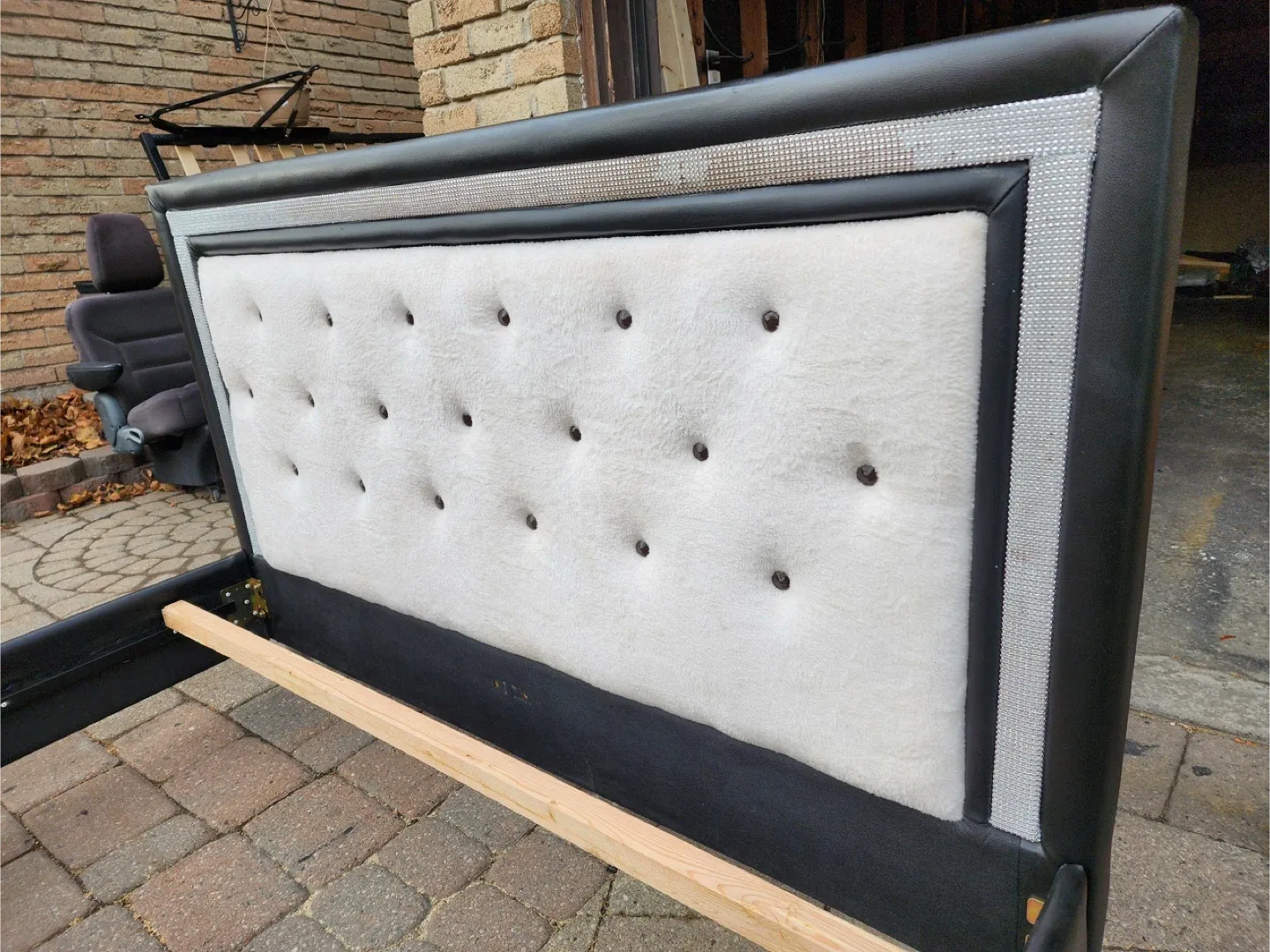 Black upholstered bed frame image indicator(10)