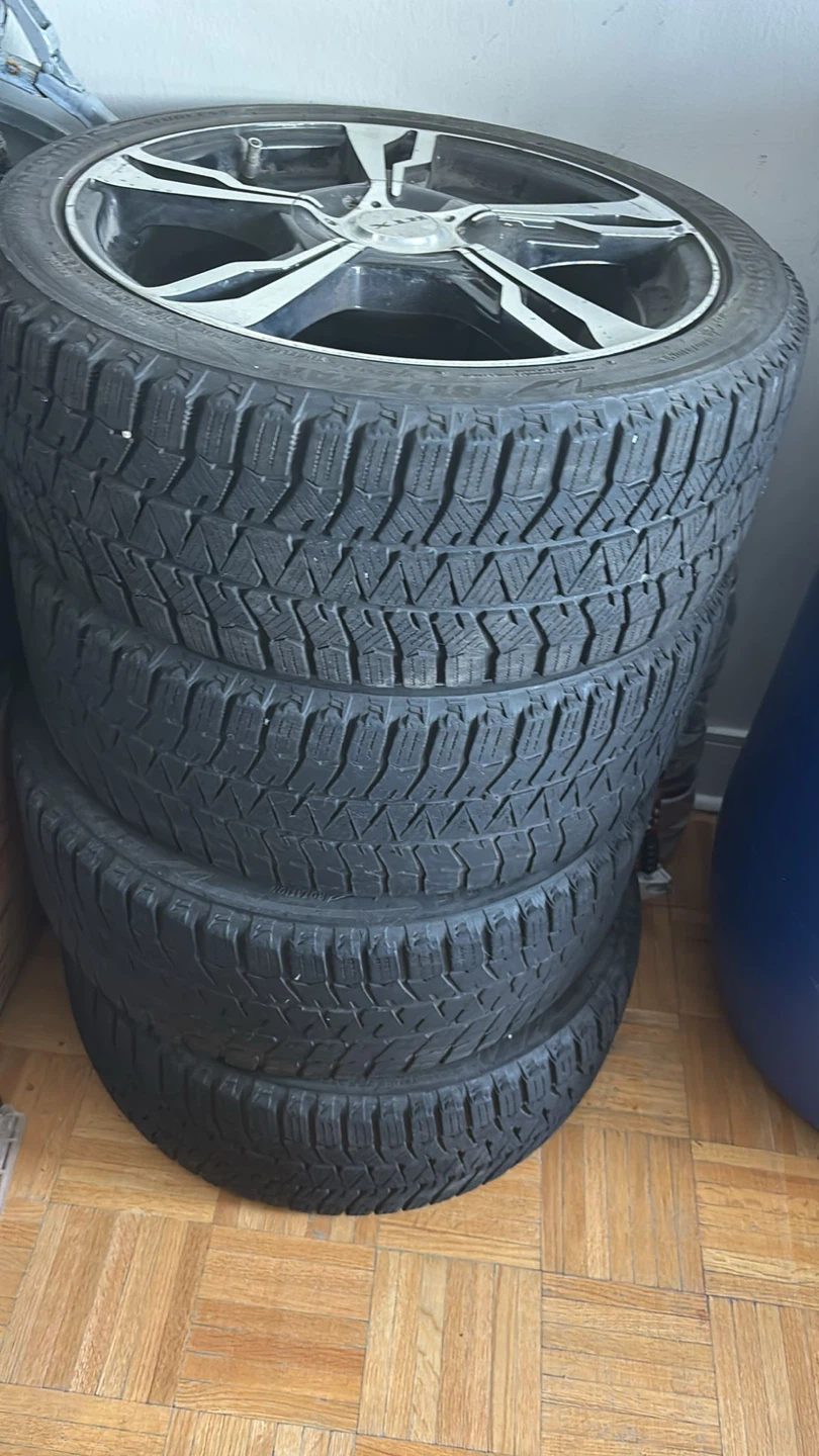 Set of 4 Bridgestone Blizzak Winter Tires - photo 2