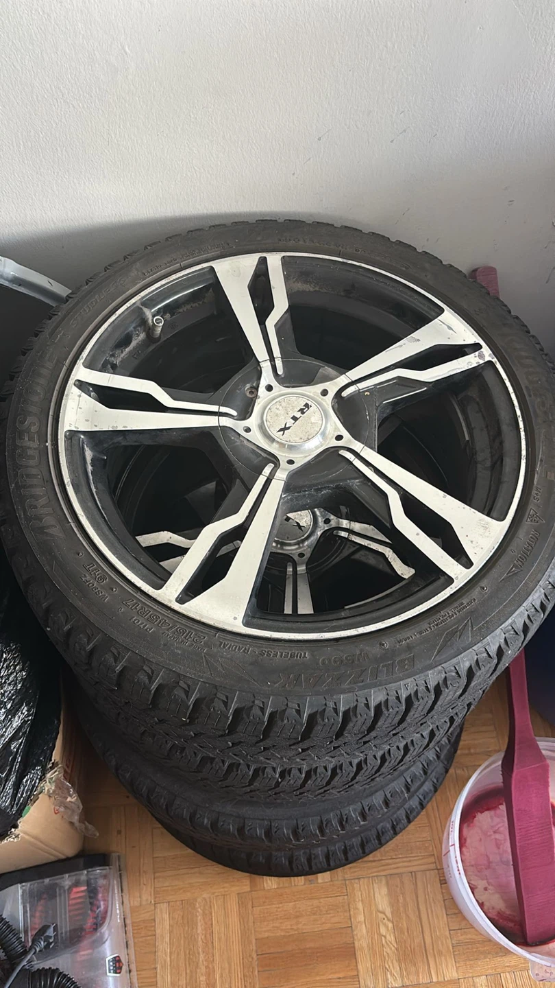 Set of 4 Bridgestone Blizzak Winter Tires