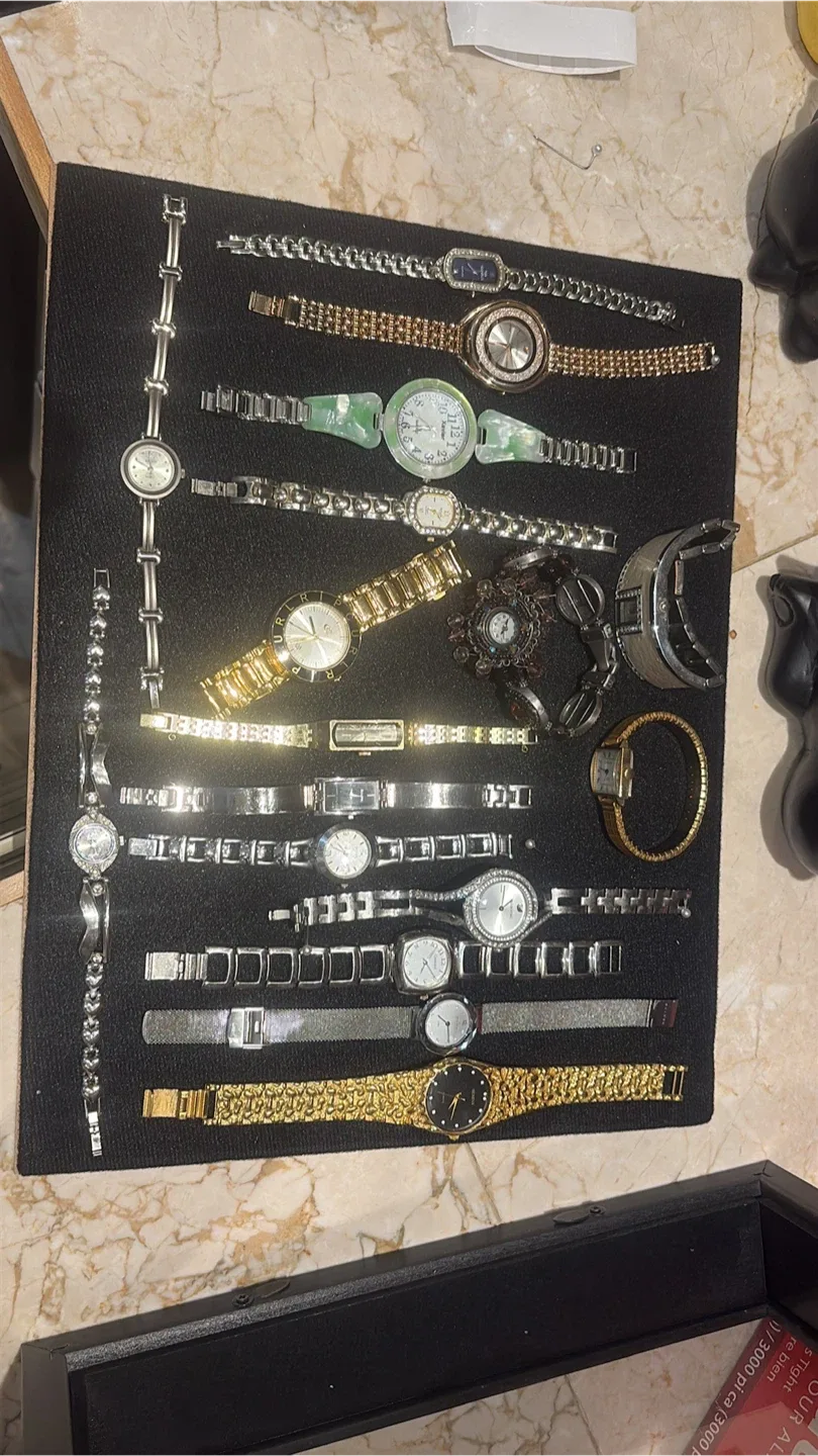 Assorted Women's Watches image indicator(7)