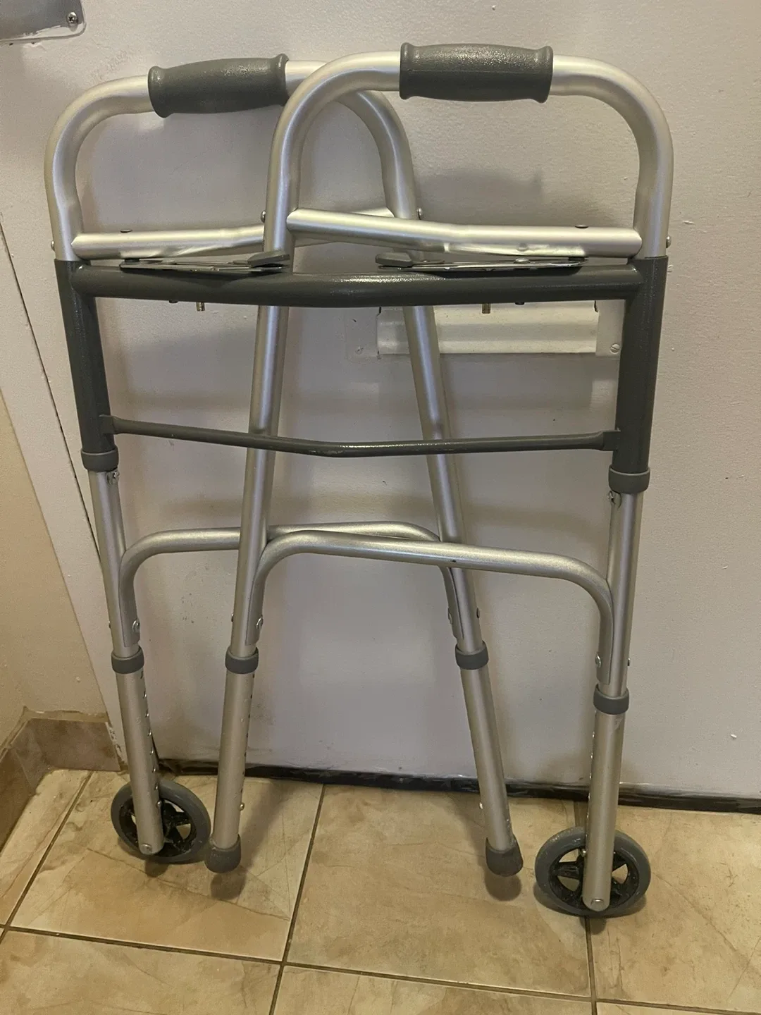 Folding Walker with Wheels image indicator(2)