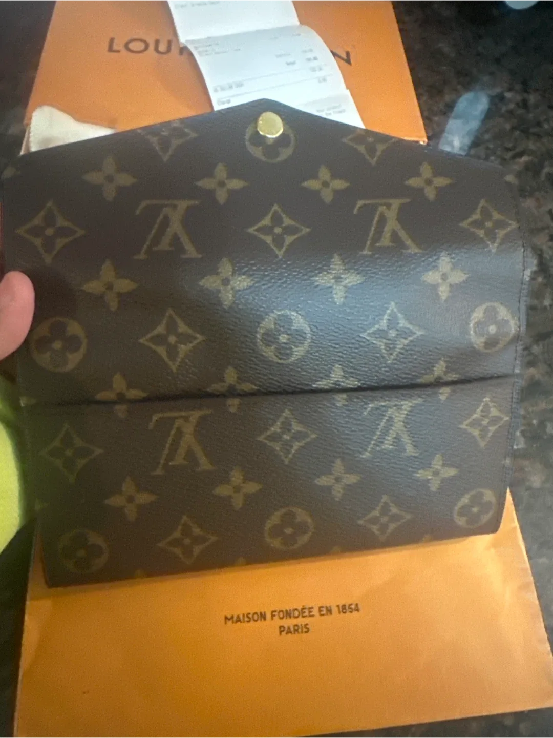 Louis Vuitton Emelie Wallet image indicator(3)