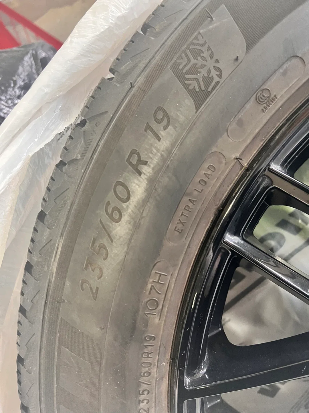 Michelin X-Ice Snow Tires 235/60 R19