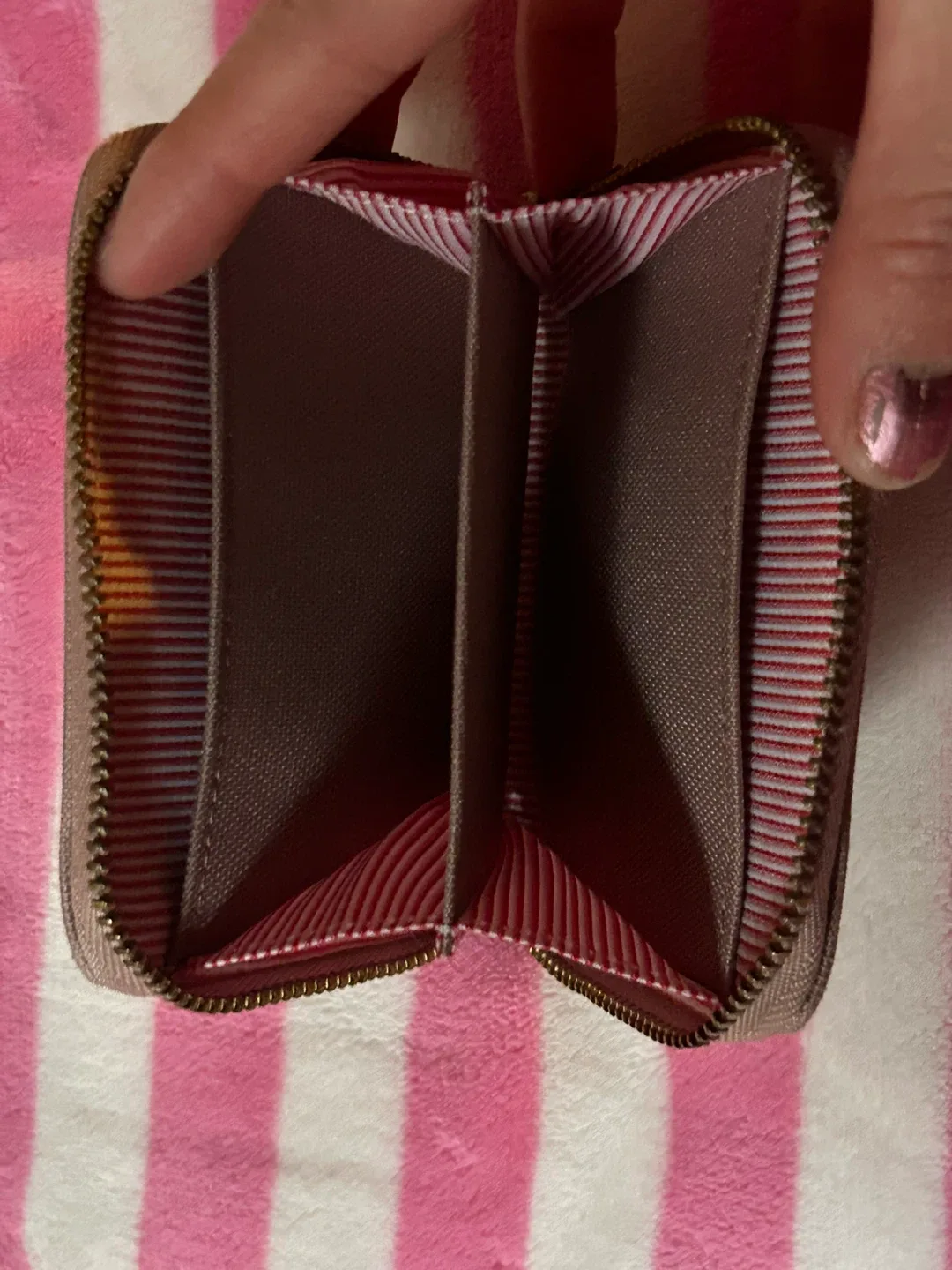 Herschel Tyler Wallet image indicator(4)