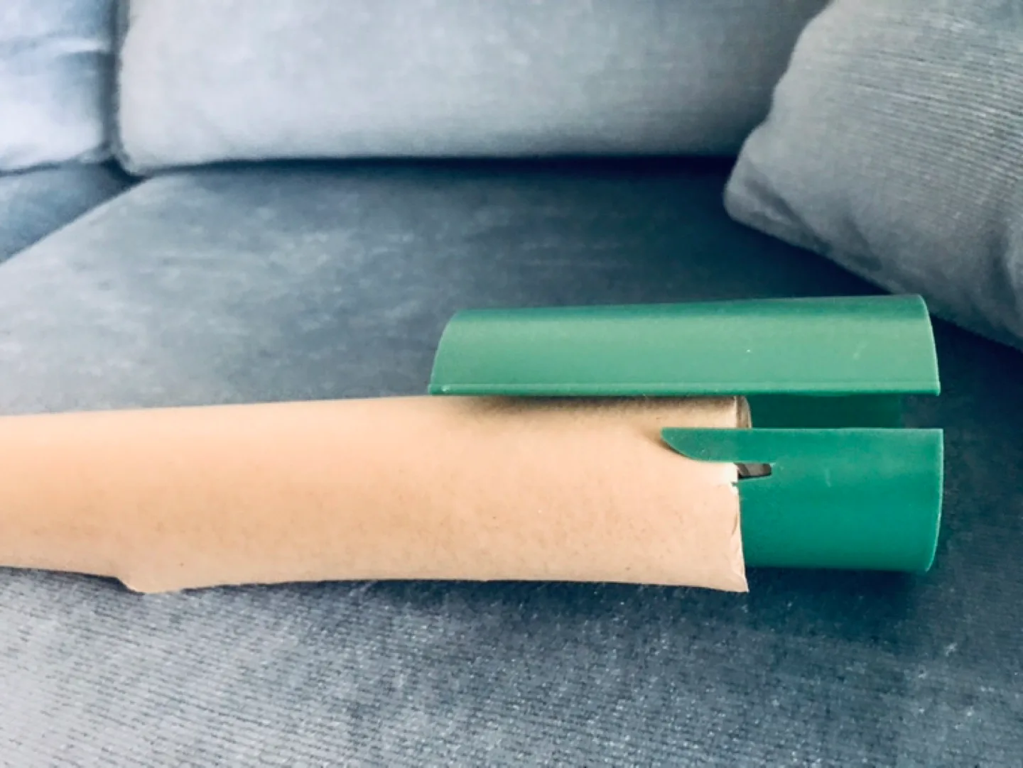 Wrapping Paper Roll Cutter - Cutting made Easy! image indicator(2)