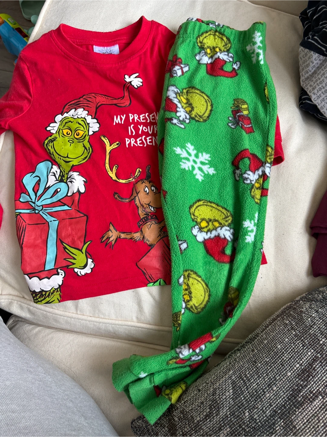 Grinch Pajama Set #gifting