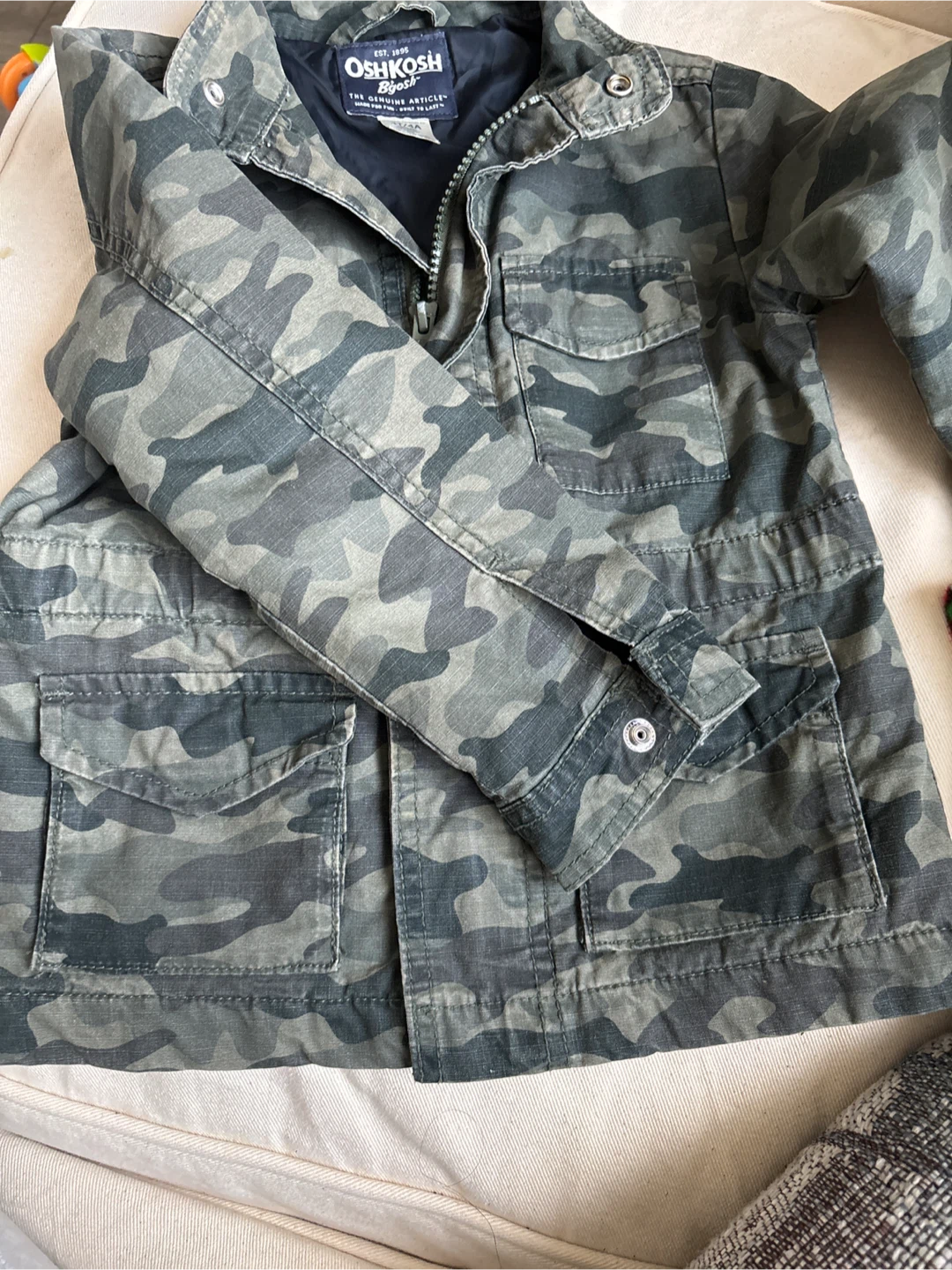 OshKosh B'Gosh Camo Jacket - Size 4T - photo 2