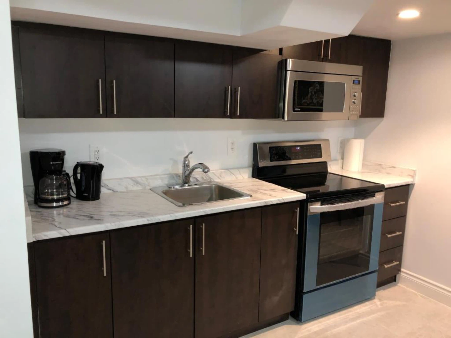 Furnished Basement Apartment for rent - photo 4