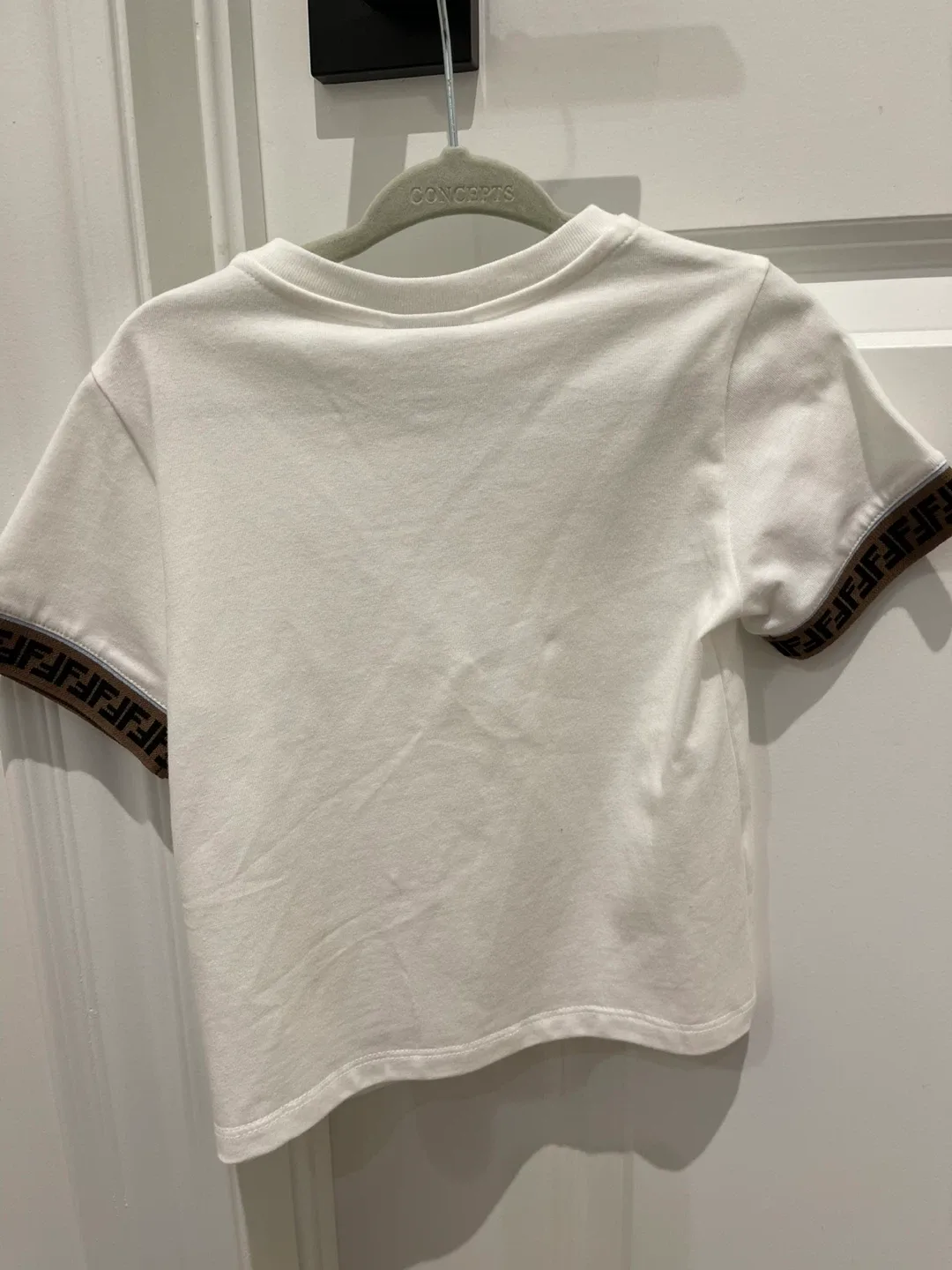 New Fendi Kids White T-Shirt, Size 18 Months image indicator(6)