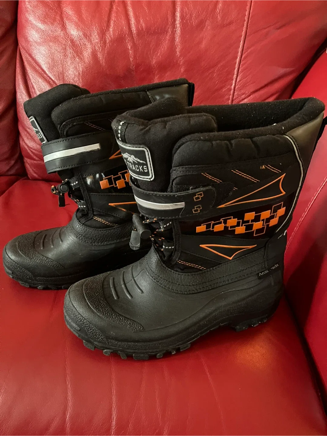 Arctic Tracks Black Winter Boots