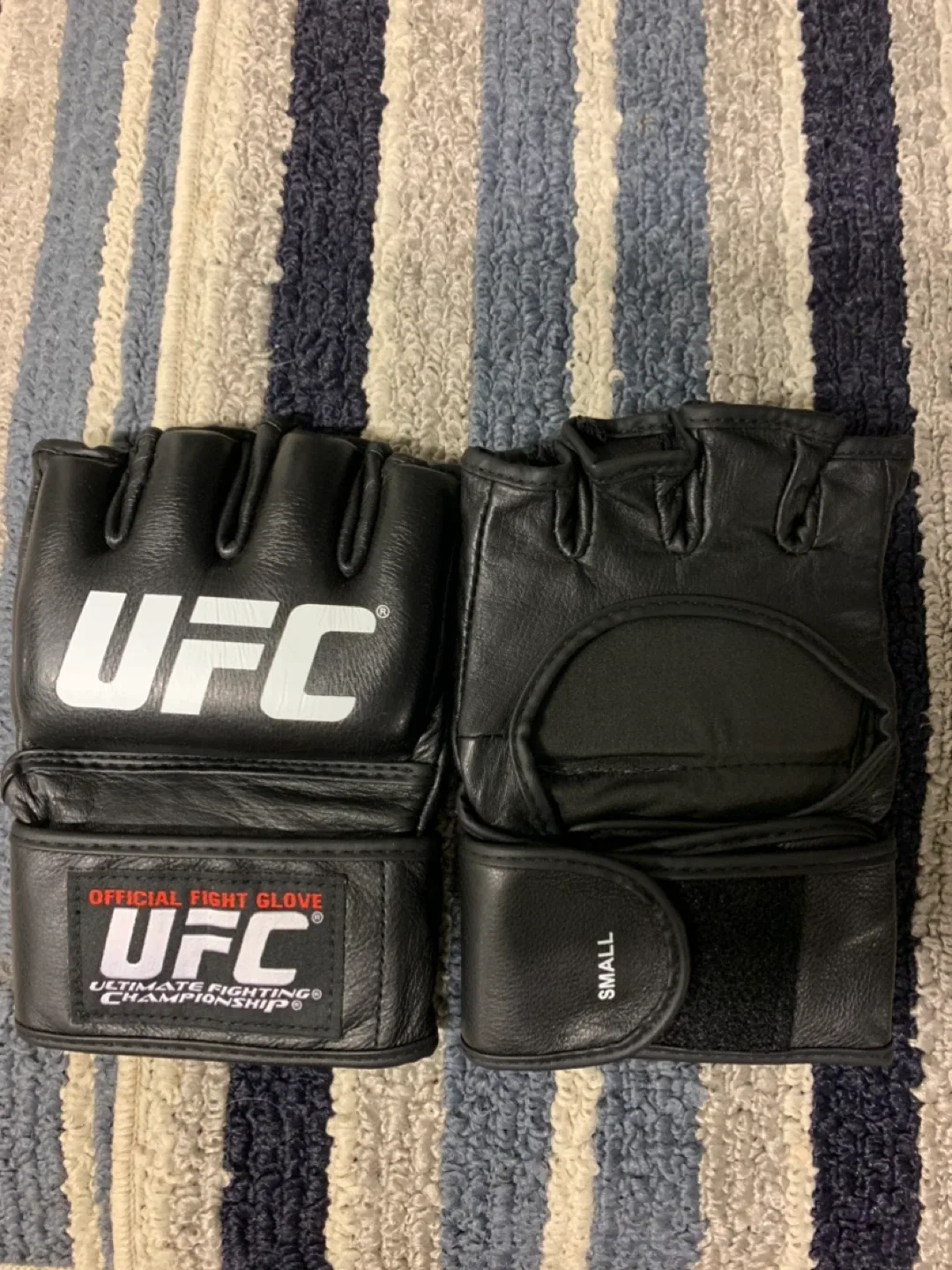 UFC Official Fight Gloves - Small