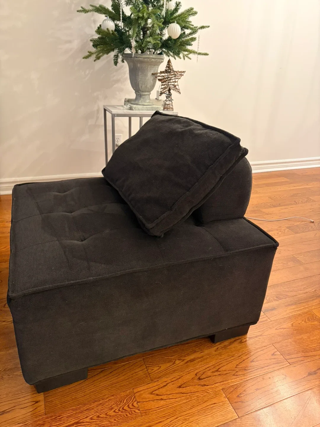 Black Modular Armless Chair