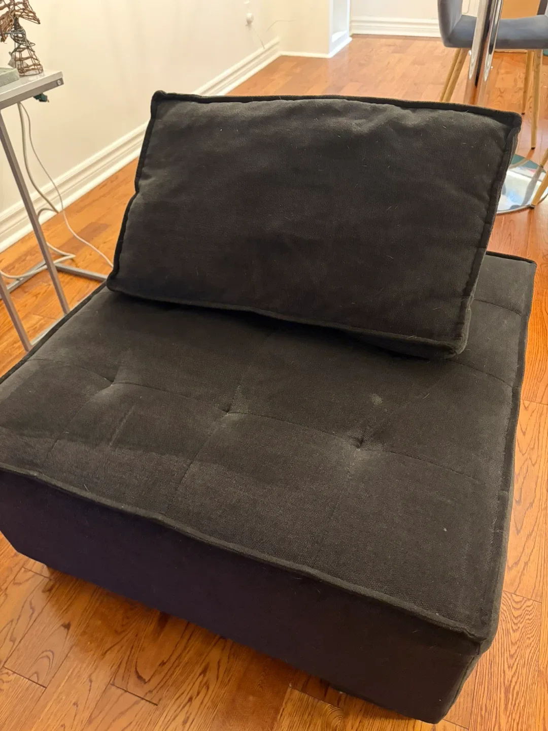 Black Modular Armless Chair image indicator(2)